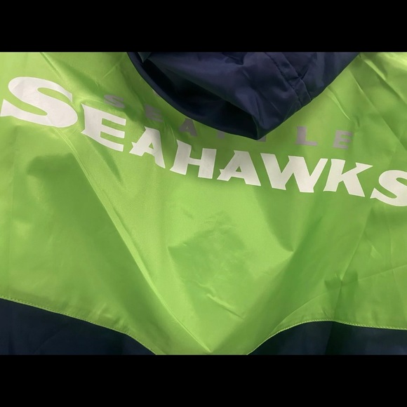 Seattle Seahawks Windbreaker NFL Team Gear Retails for $90 - Picture 6 of 8
